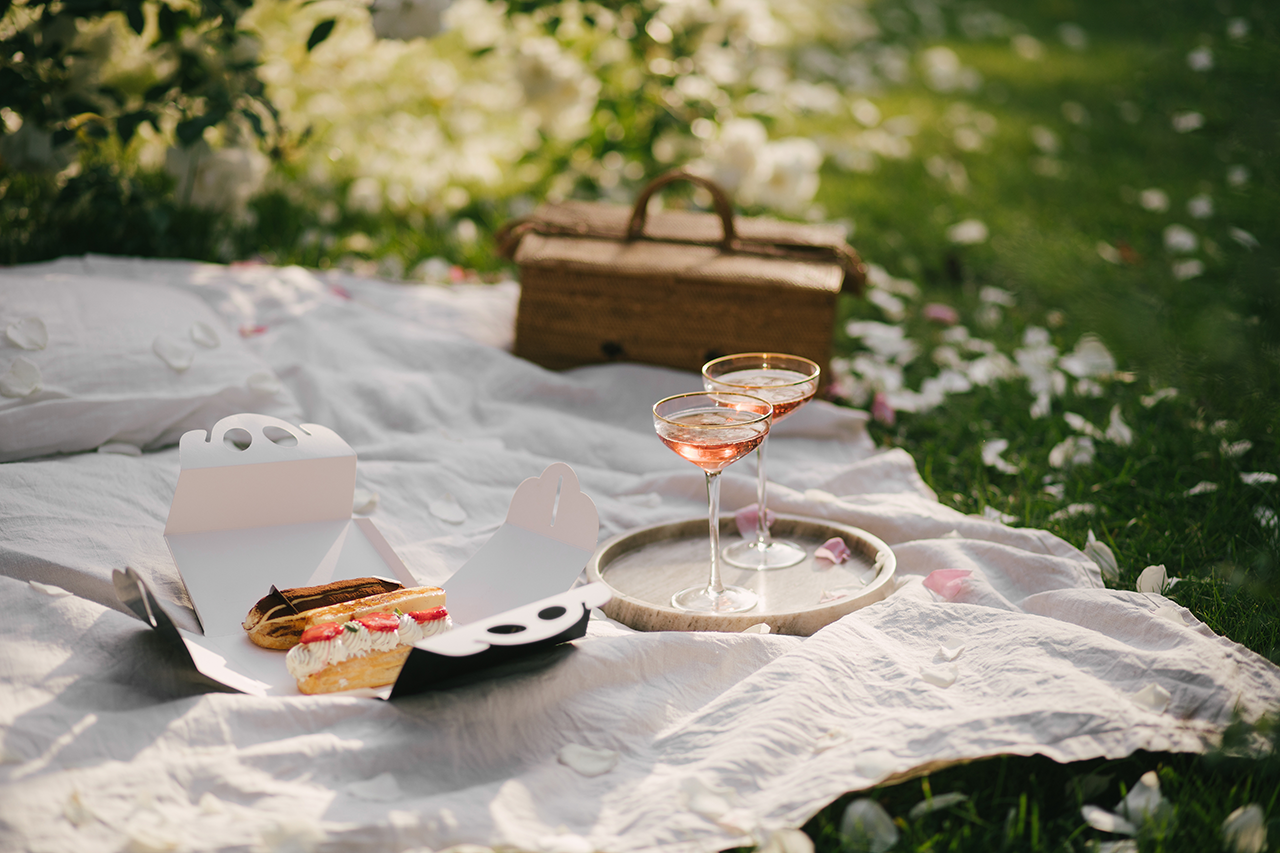 summer picnic with fresh sweet eclairs